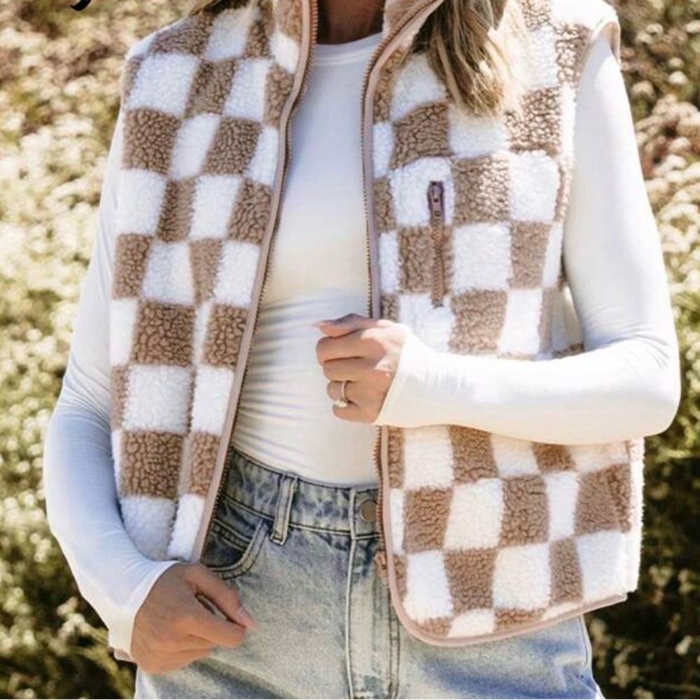 Women's Checkered Sherpa Vest